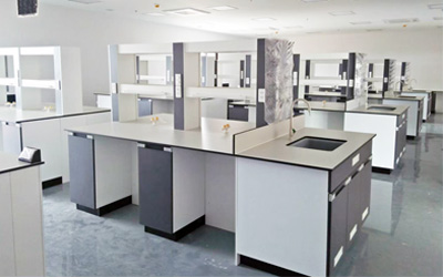 โต๊ะปฏิบัติการกลาง